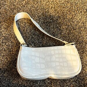 Elegant White Croc-Embossed Shoulder Bag